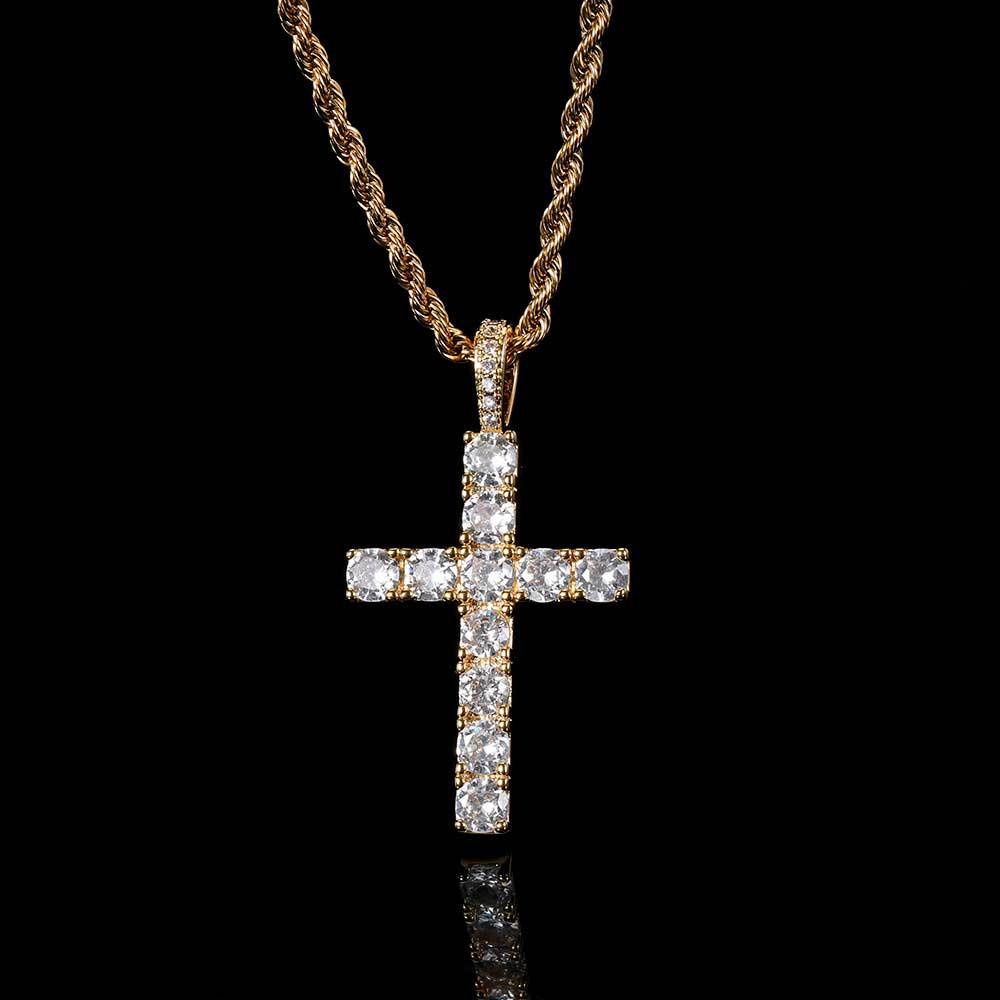 Colar Faith™ com cruz de moissanita dourada, joia delicada da marca Rose & Oliver, com detalhes brilhantes e acabamento elegante