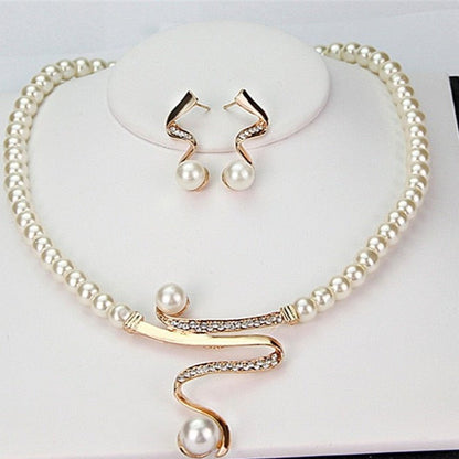 Conjunto de brincos e colar de pérolas naturais Rose & Oliver, brincos com pérolas brancas elegantes.